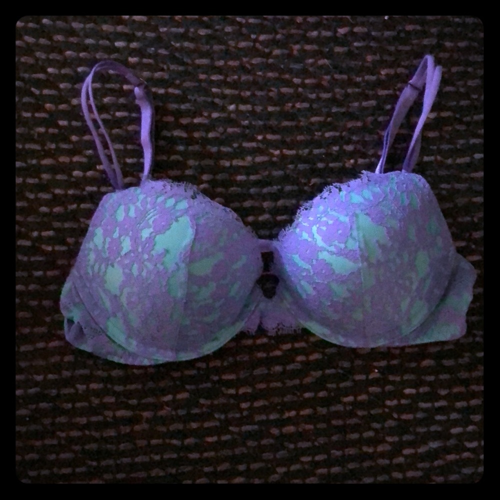 Victoria secret BNWT bra size 34B